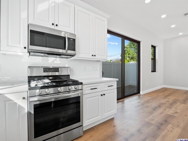 Building Photo - 214 N Orchard Dr