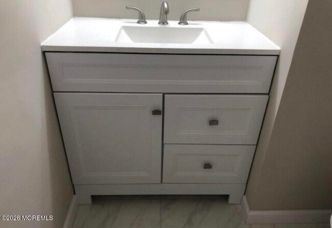 Building Photo - 1004 Arlington Dr