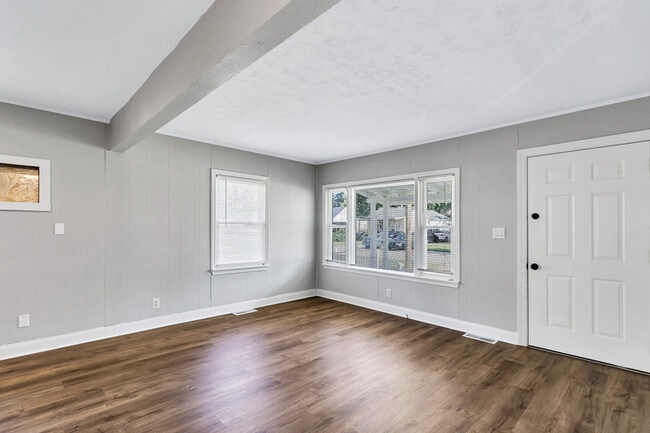 Building Photo - 325 Arbor Ave
