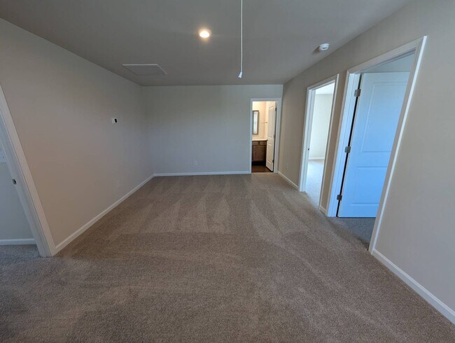 Building Photo - 985 Tess St