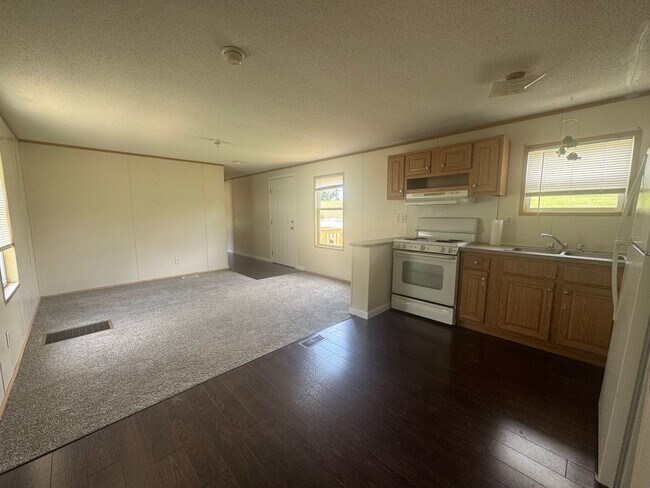 Building Photo - 5148 Hudson Dr