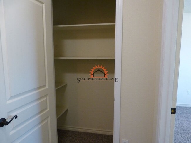 Building Photo - Stunning 4 bedroom 3 bath brick home with 5 car garage!