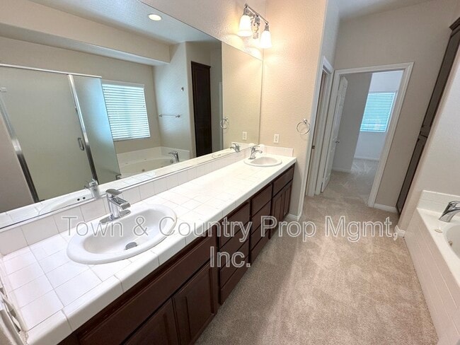 Building Photo - 9360 Alderwood Dr