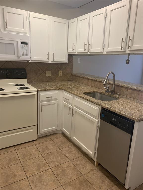 Building Photo - 2210 Pearl St