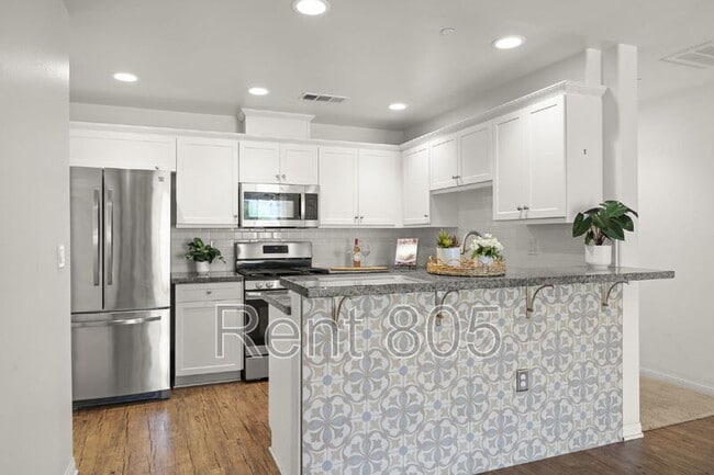 Building Photo - 1008 Los Angeles Ave