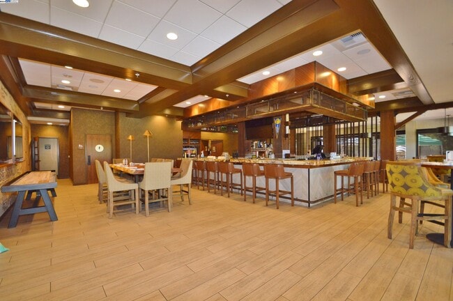 Building Photo - 535 Cambrian Way