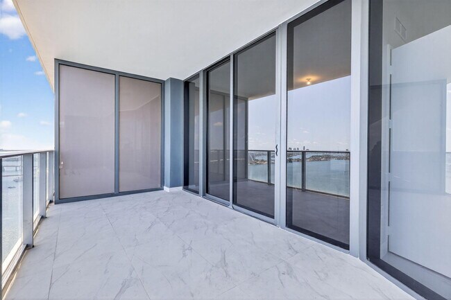 Building Photo - 701 NE 23rd St