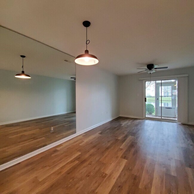 Building Photo - Claypond Village