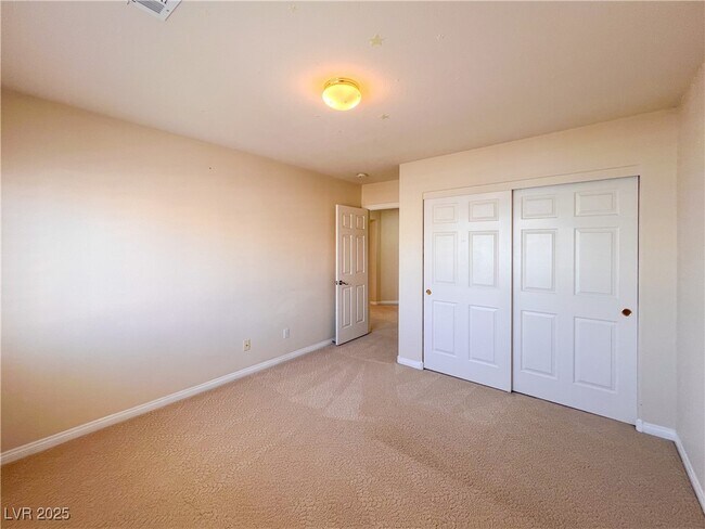 Building Photo - 6586 Shadow Cove Ave