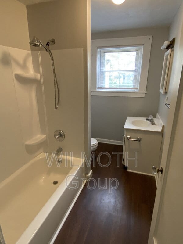 Building Photo - 408 W Mulberry St