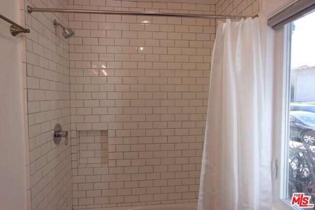 Building Photo - 408 Pershing Dr