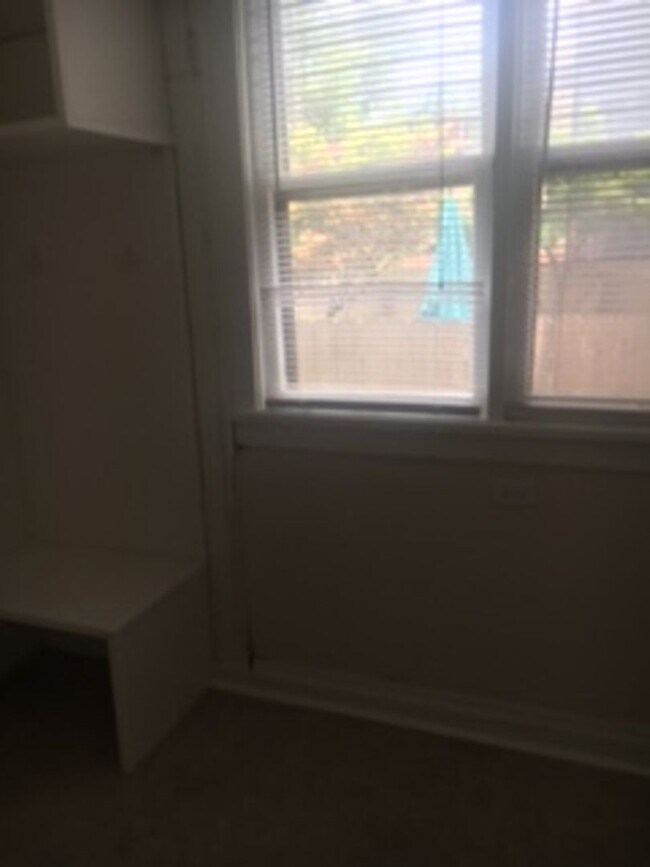 Building Photo - 1354 Forsythe Ave