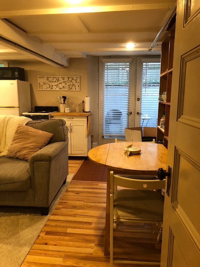 facing patio doors - 40 Sumner St