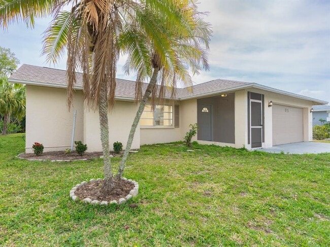 Primary Photo - 1609 E Cypress Point Dr