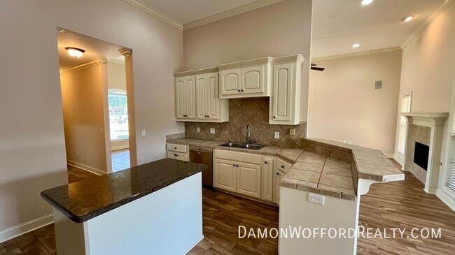 Building Photo - 610 Salems Ct