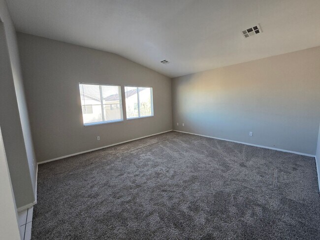 Building Photo - Get $1825 Off Feb 2026 - Move-in no later than Dec 29th!