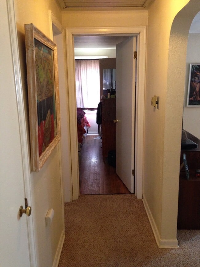 Building Photo - Adorable 2BD/1BA House! Nice Yard! Great L...