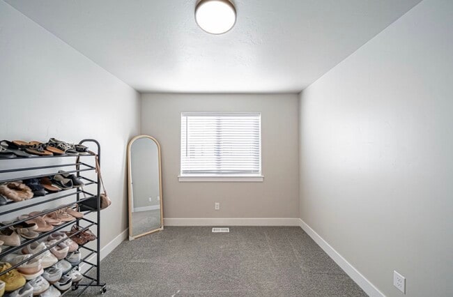 Building Photo - 1400 Remington Trl