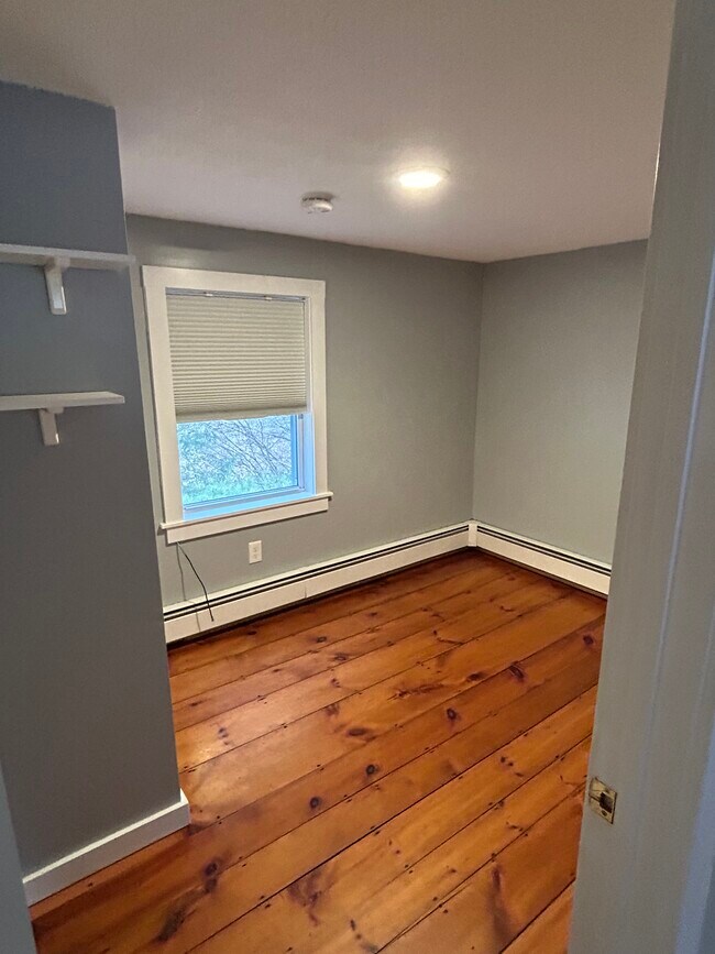 Building Photo - 392 Back Ashuelot Rd