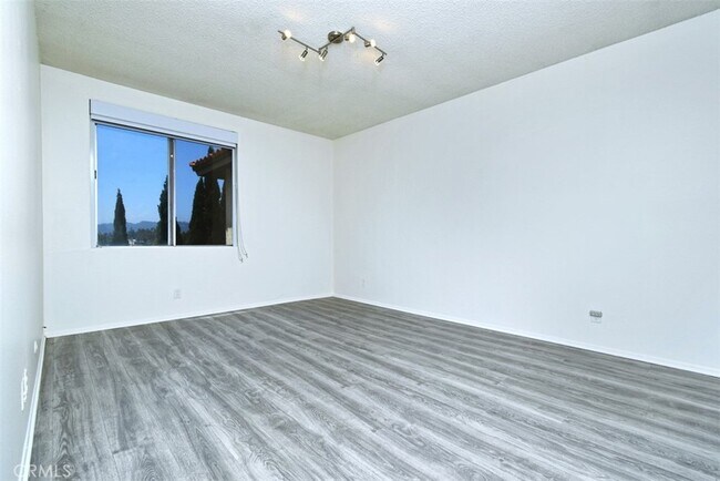 Building Photo - 12830 Burbank Blvd