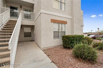 Building Photo - 2 Bedroom Condo