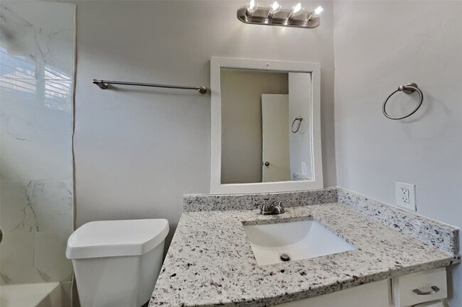Building Photo - 6823 Heather Hollow Dr