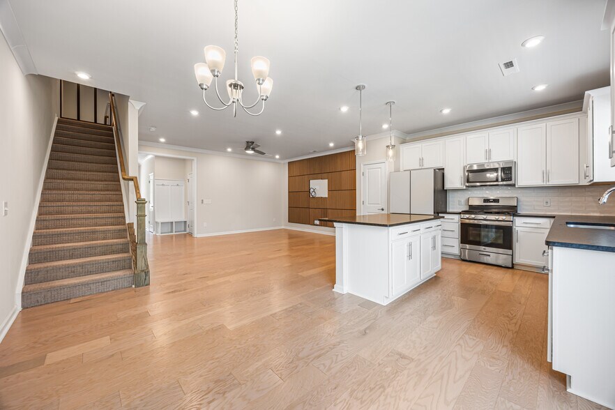 Building Photo - 529 Madison Falls Ct
