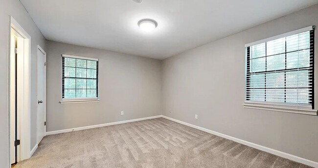 Building Photo - Hidden Gem in Lithonia!!