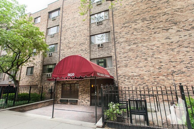 Building Photo - 1 bedroom in Chicago IL 60613