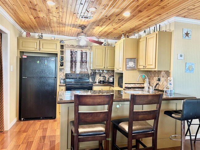 Building Photo - 1256 Canal E