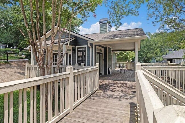 Building Photo - 4556 Vinings Central Trace SE