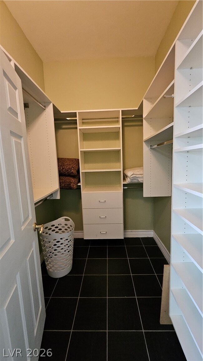 Building Photo - 2101 Grand Island Ct