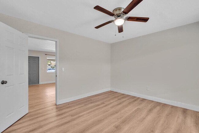 Building Photo - 800 Moffett St