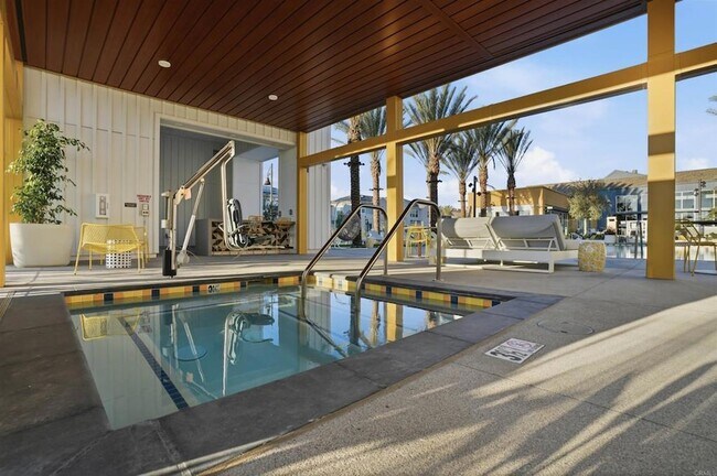 Building Photo - 6040 Radiant Ct