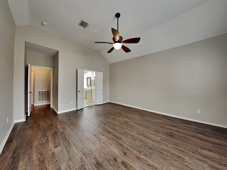 Building Photo - 8104 Steamers Ln