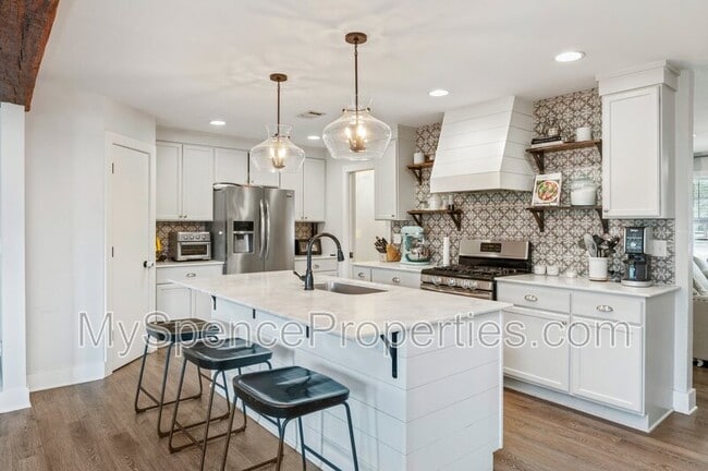 Building Photo - 235 Sotir St NW