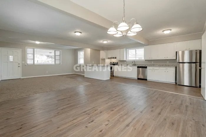 Building Photo - 2313 Westview Dr