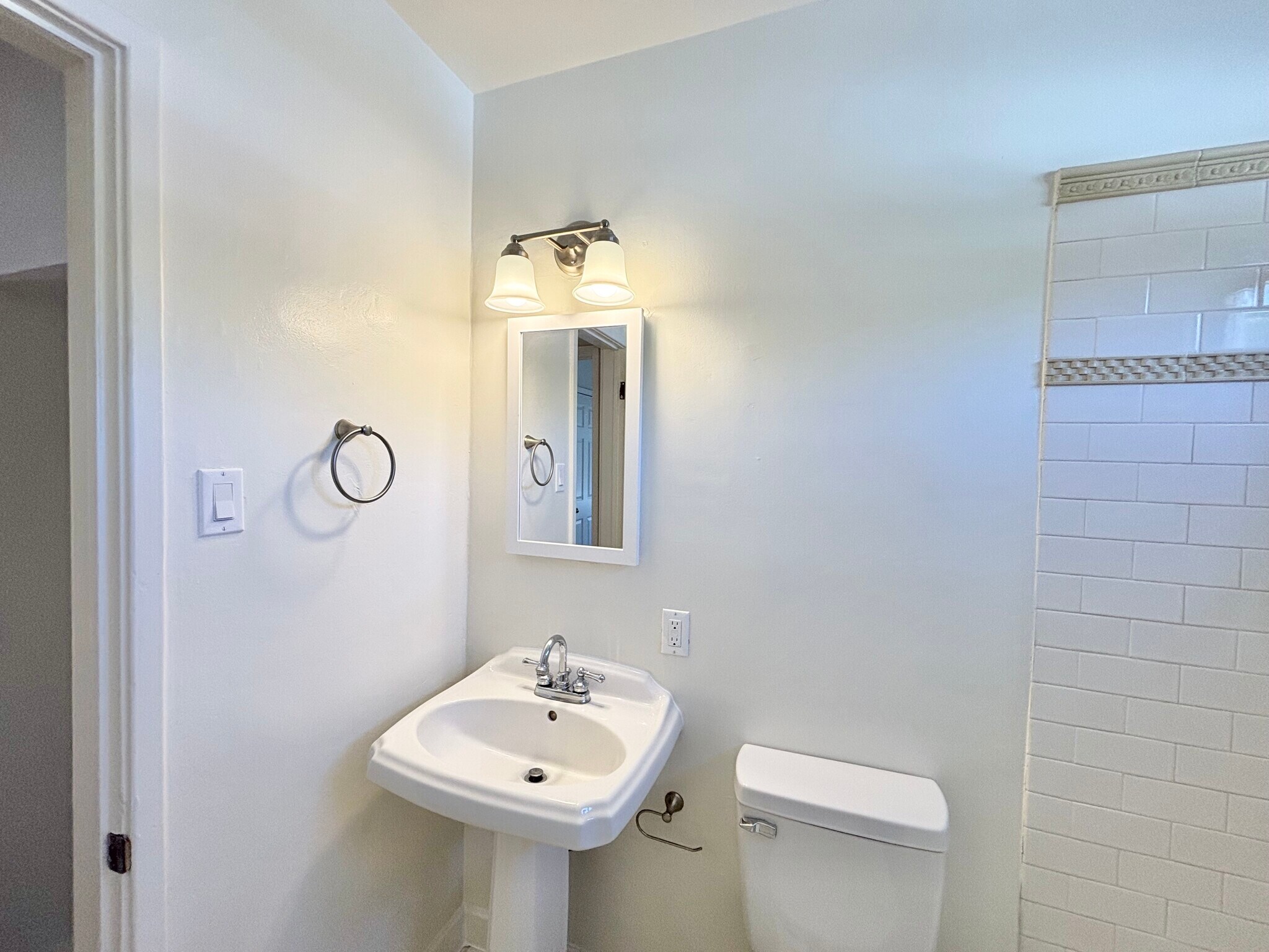 Building Photo - 2338 Keeler St