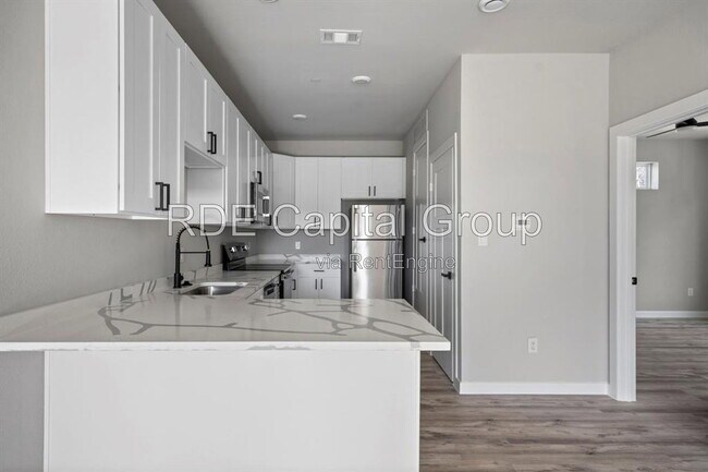 Building Photo - 948 S Corinth St Rd