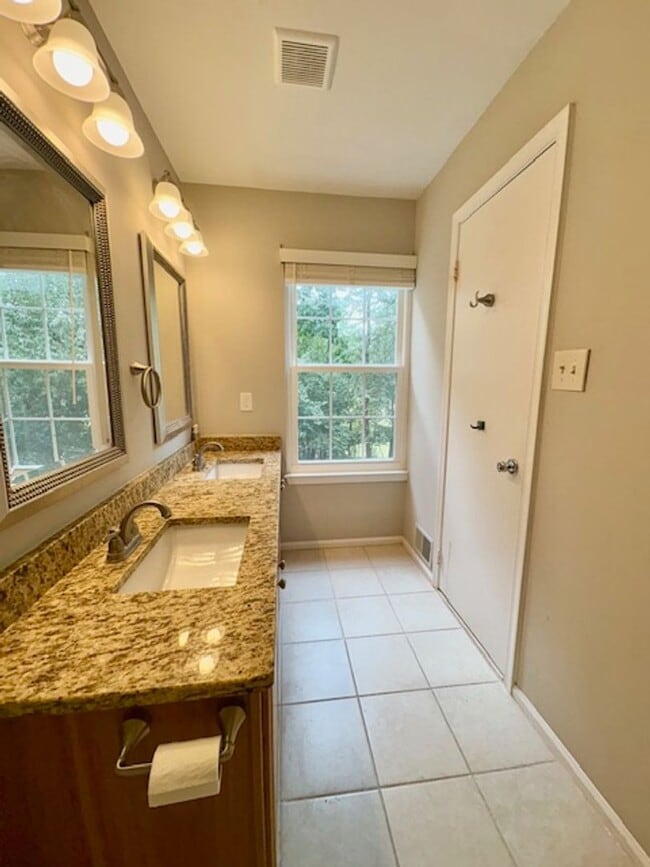 Building Photo - 13822 Grey Colt Dr