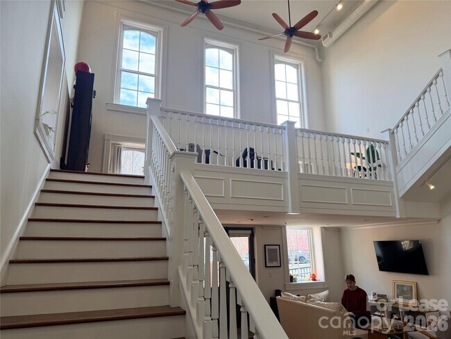 Building Photo - 113 N Main St