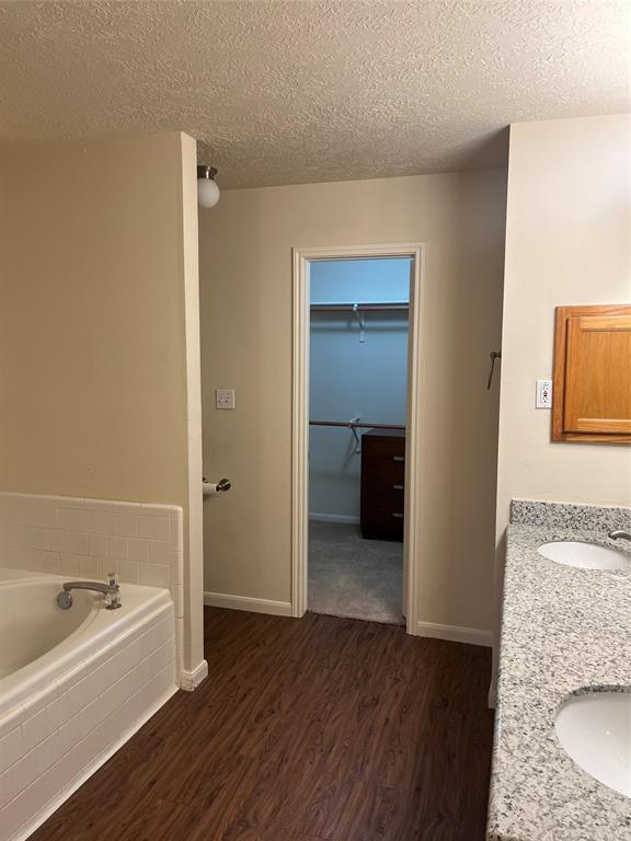 Building Photo - 302 Inverness Dr