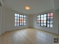 Building Photo - Luxurious 2 bedroom/2 Bathroom duplex apt ...