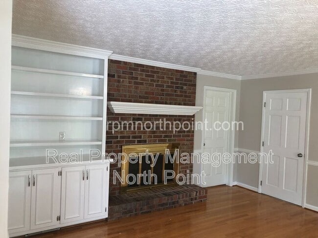 Building Photo - 1565 Maple Ridge Dr