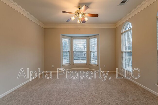 Building Photo - 1205 Carriage Park Cir