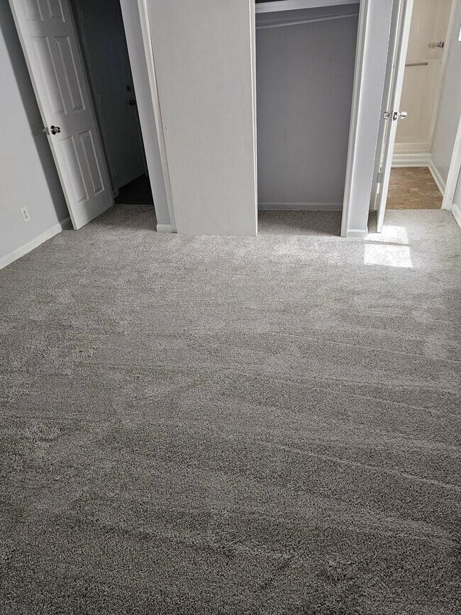 Building Photo - *Home For The Holidays*Amazing 4 Bedroom H...