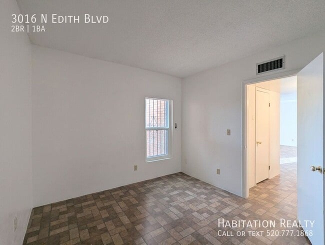 Building Photo - 3016 N Edith Blvd