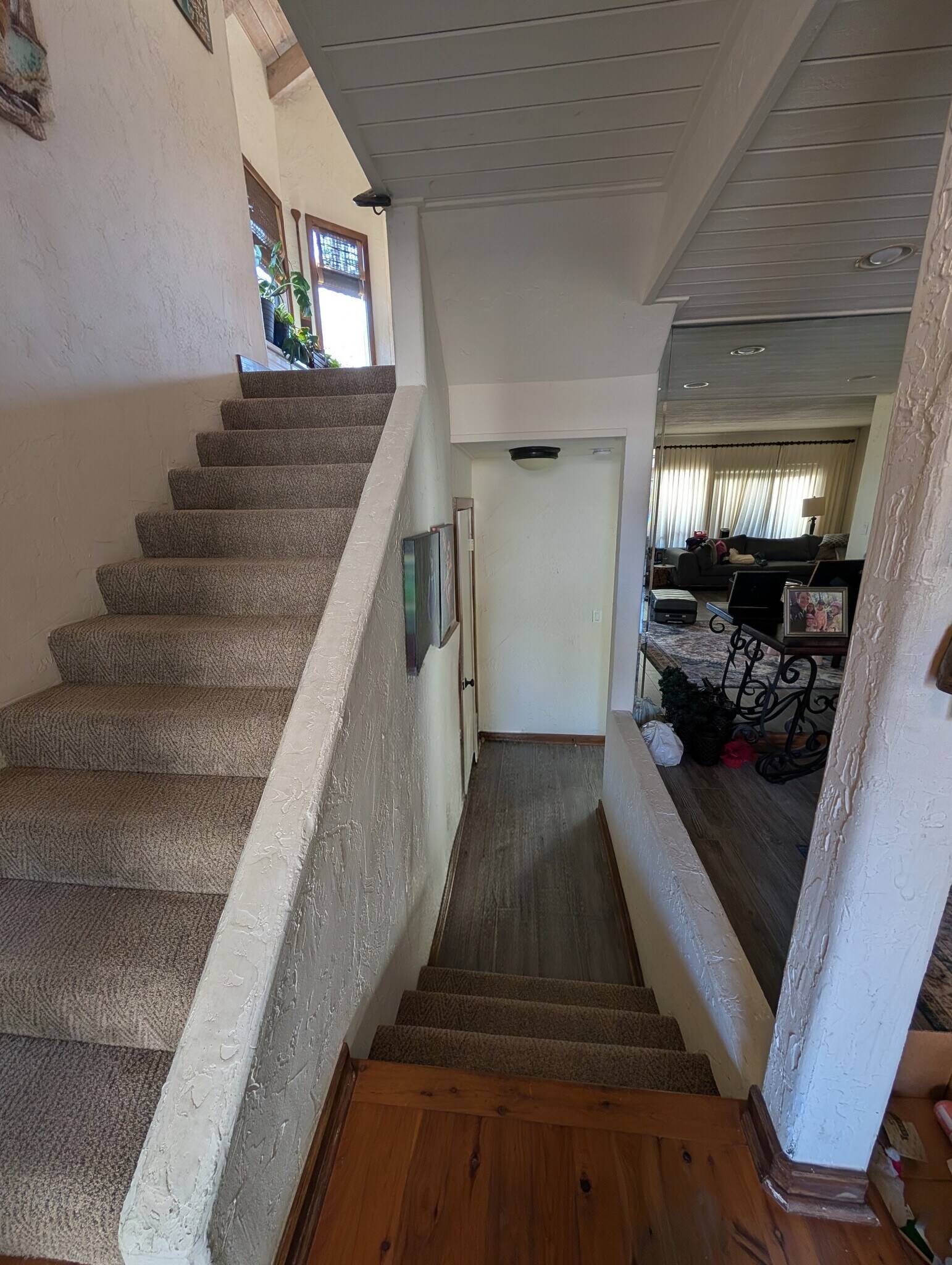 Building Photo - 245 S Helix Ave