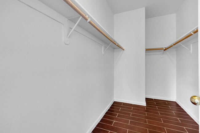 Building Photo - Inviting 3-Bed, 2-Bath Home in Gated Commu...