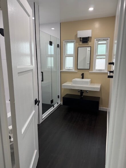 Building Photo - 2903 W 85th St